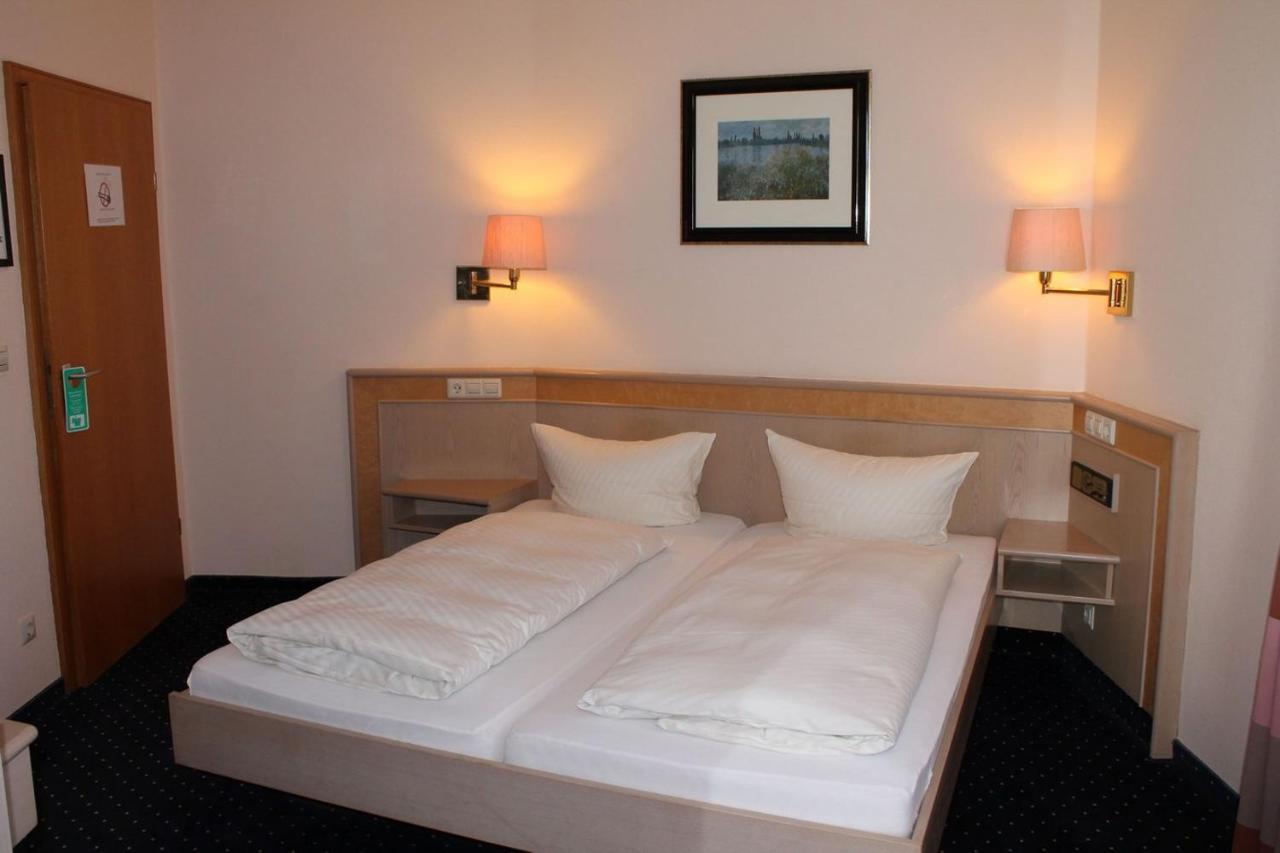 Hotel Adlerhof เทาเบอร์บิชอฟส์ไฮม์ ภายนอก รูปภาพ